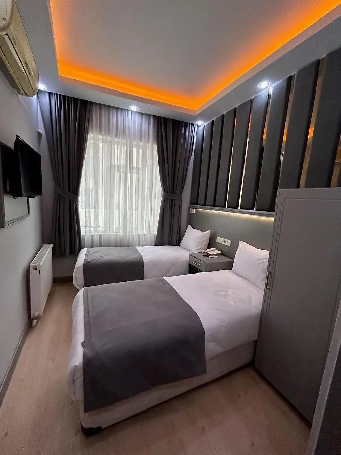Crowned Plus Hotel Istanbul