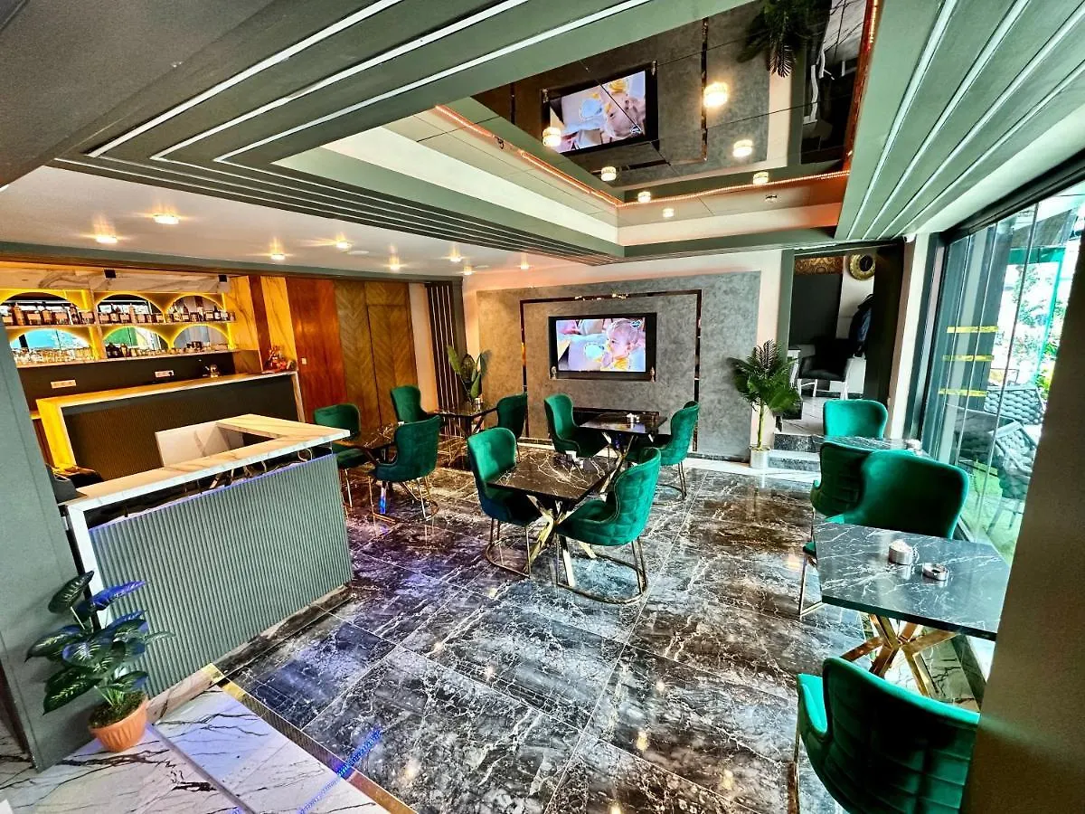 Crowned Plus Hotel Istanbul