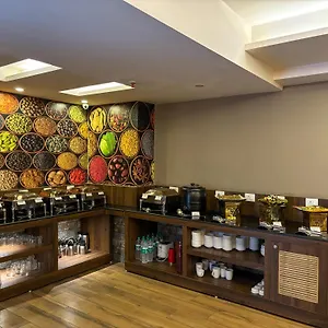 Oxmo Delhi Airport With Free Airport Transsfer 4* New Delhi