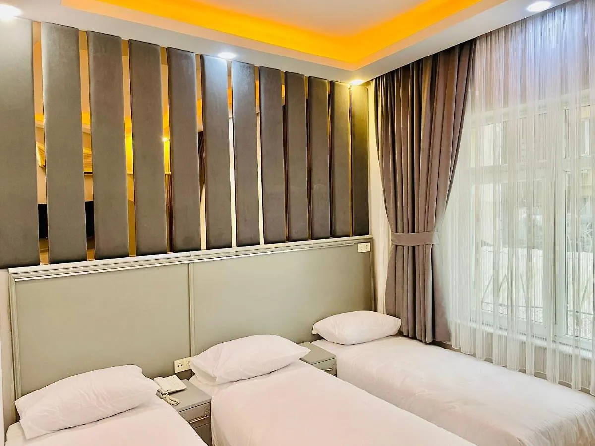 Crowned Plus Hotel Стамбул