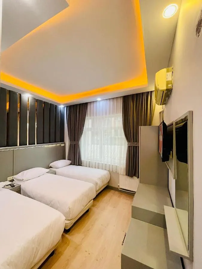 Crowned Plus Hotel Estambul