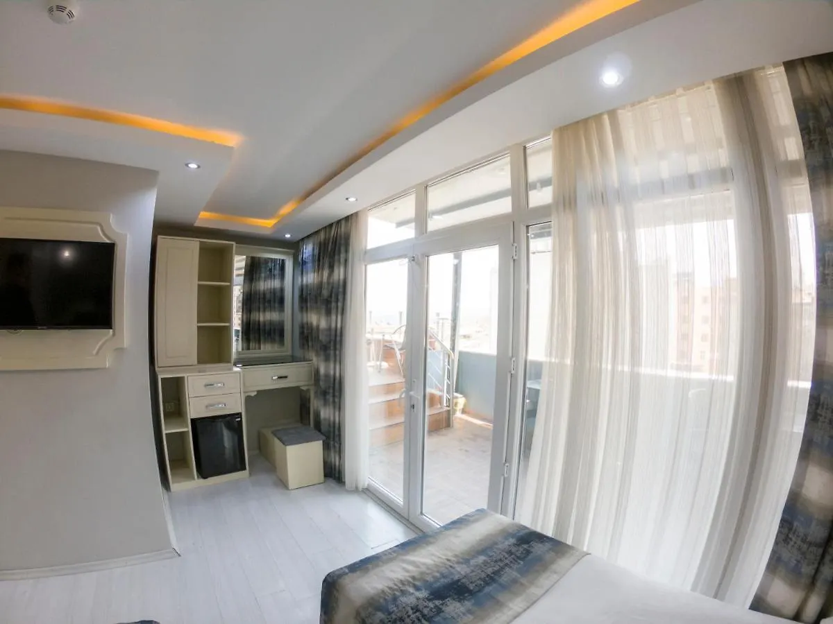 Crowned Plus Hotel Estambul