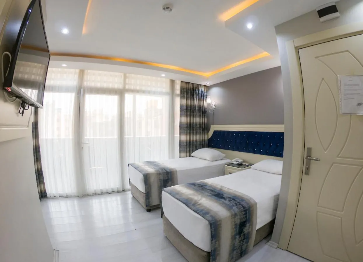 Crowned Plus Hotel Istanbul