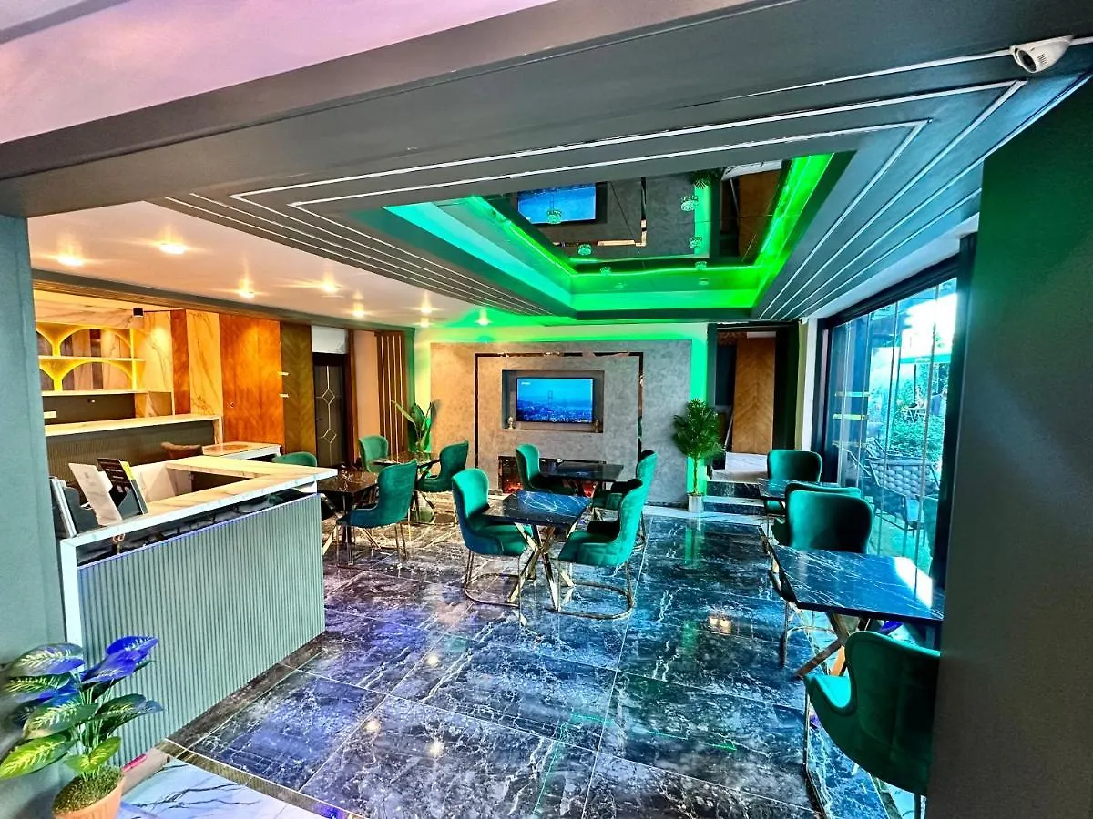 Crowned Plus Hotel Estambul