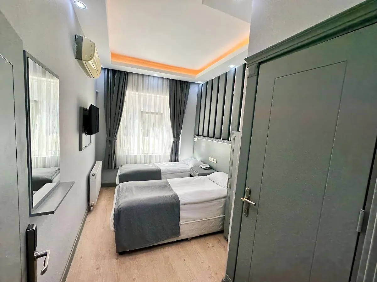 Crowned Plus Hotel Стамбул 2*,  Турция