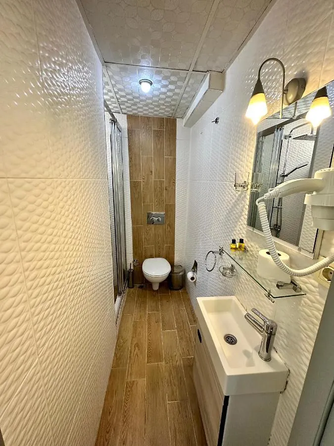 Crowned Plus Hotel Estambul