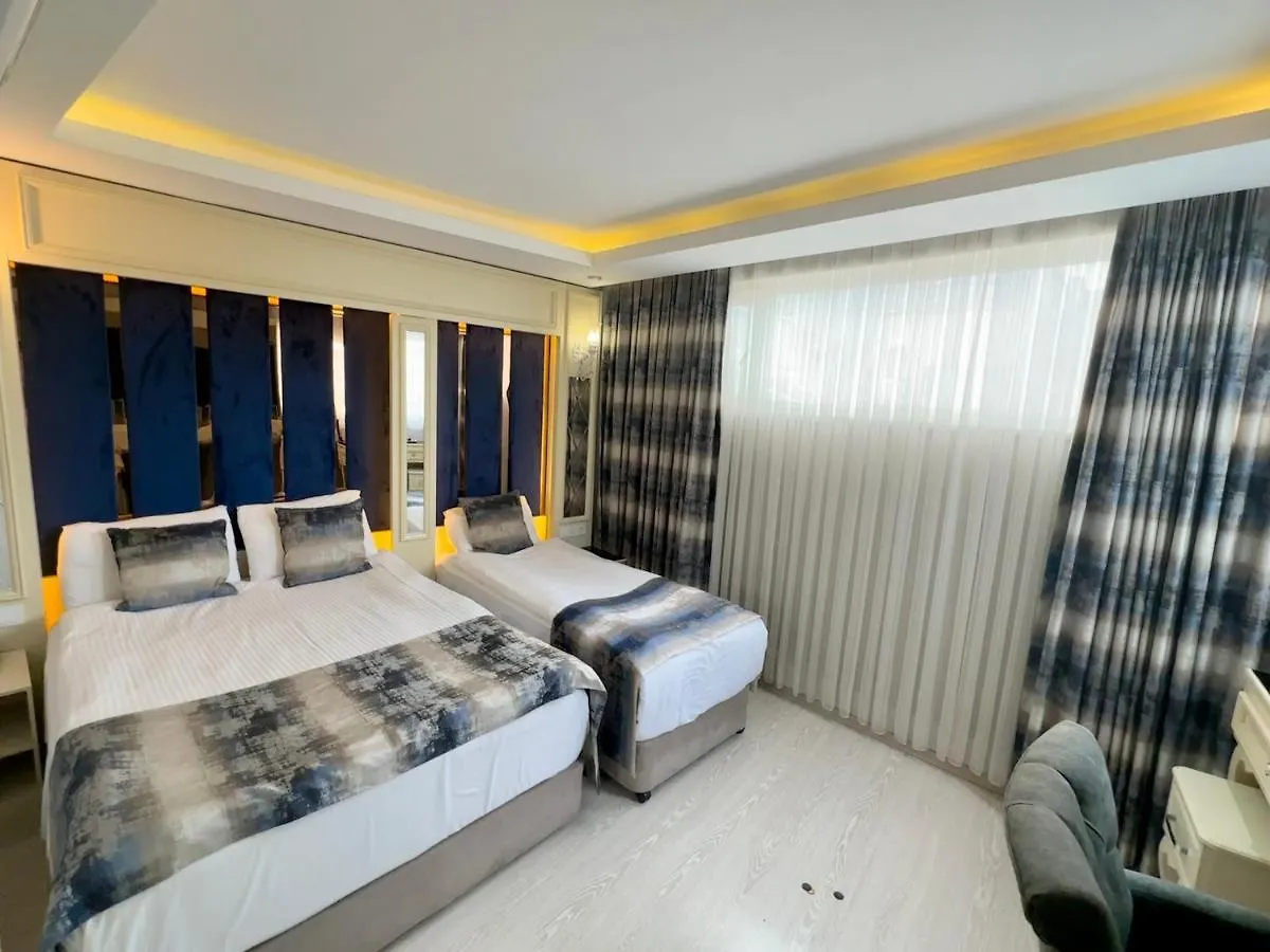 Crowned Plus Hotel Istanbul 2*,