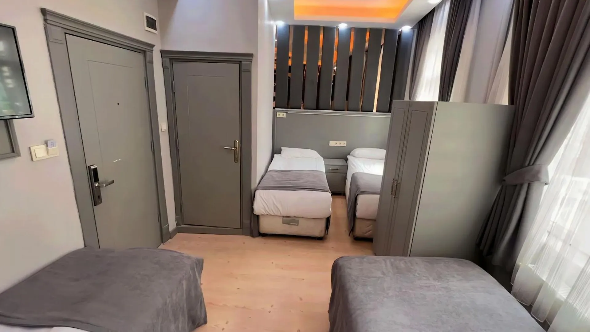 Crowned Plus Hotel Стамбул